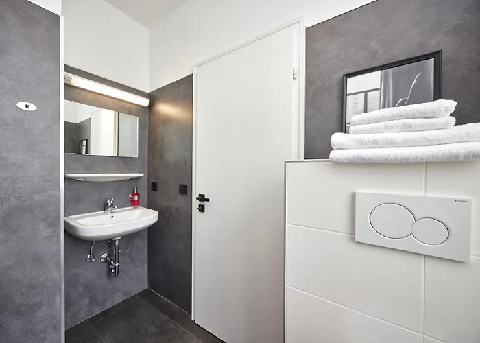 Hoffmanns Weinstube Hotel *