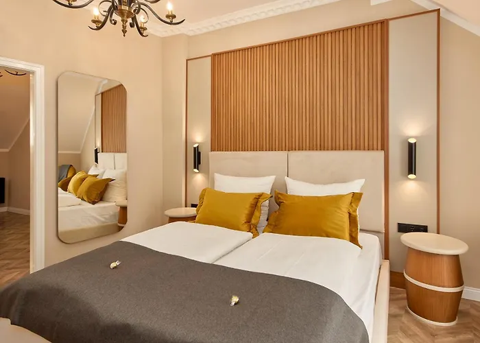 Hotel Hoffmanns Weinstube *